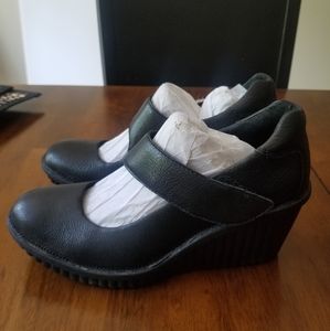 bionica darva wedge mary jane